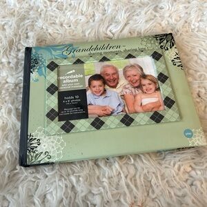 Grandchildren Recordable Photo Album, Green NWOT $30 HG001